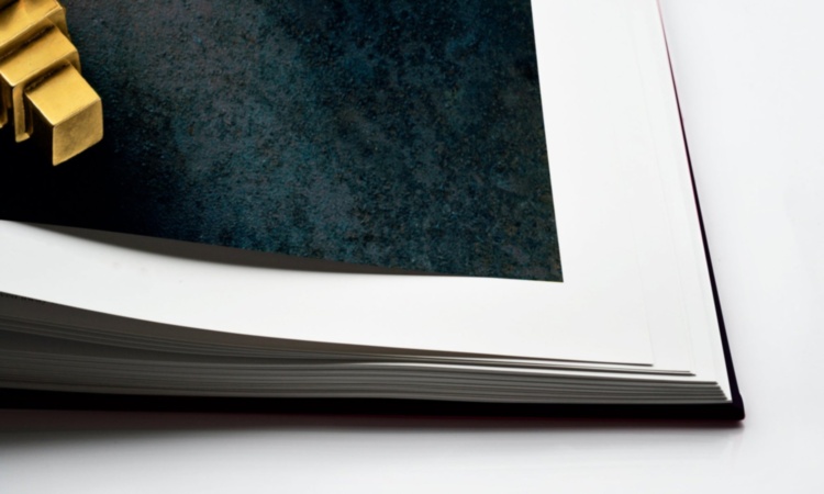 Gold: The Impossible Collection (Special Edition) ASSOULINE