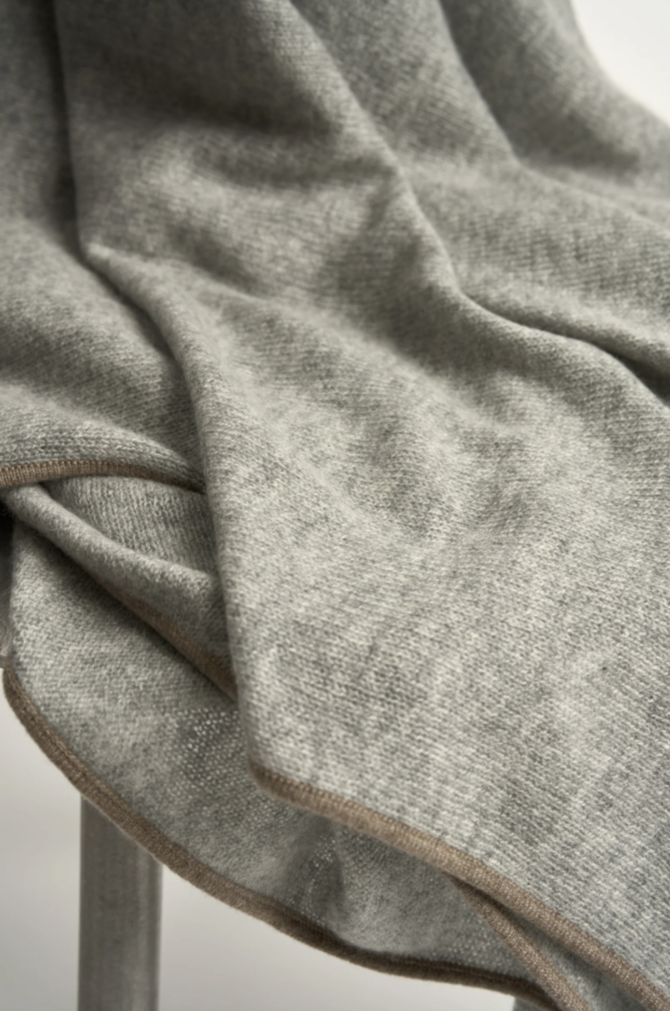 DAYA Cashmere Throw  (Soft Grey & Taupe) OYUNA