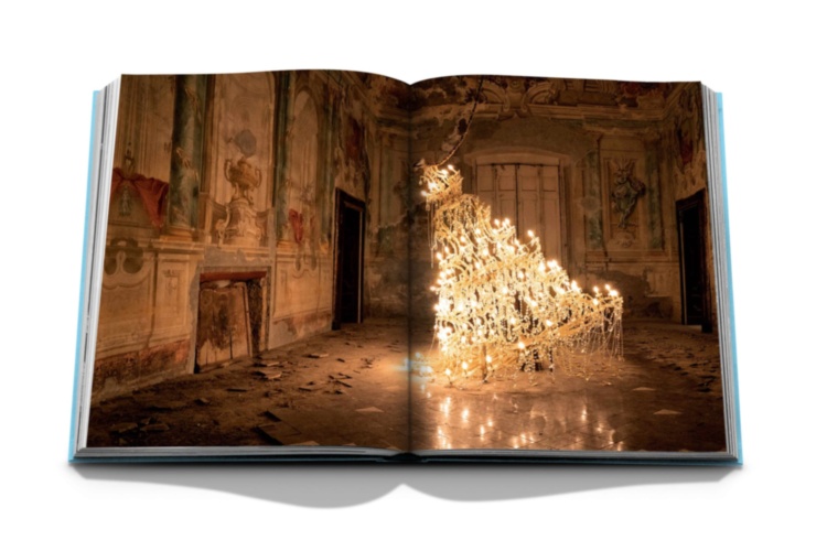 The Hand of God ASSOULINE