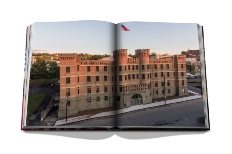 Gatekeeper: World of Folly ASSOULINE