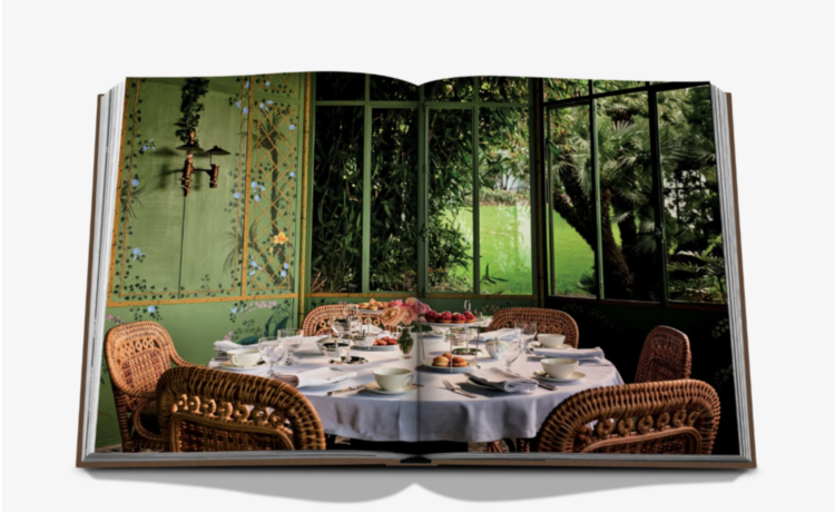 SECRET STAYS ASSOULINE