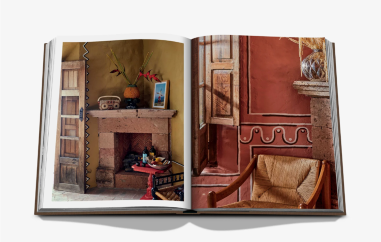 SECRET STAYS ASSOULINE