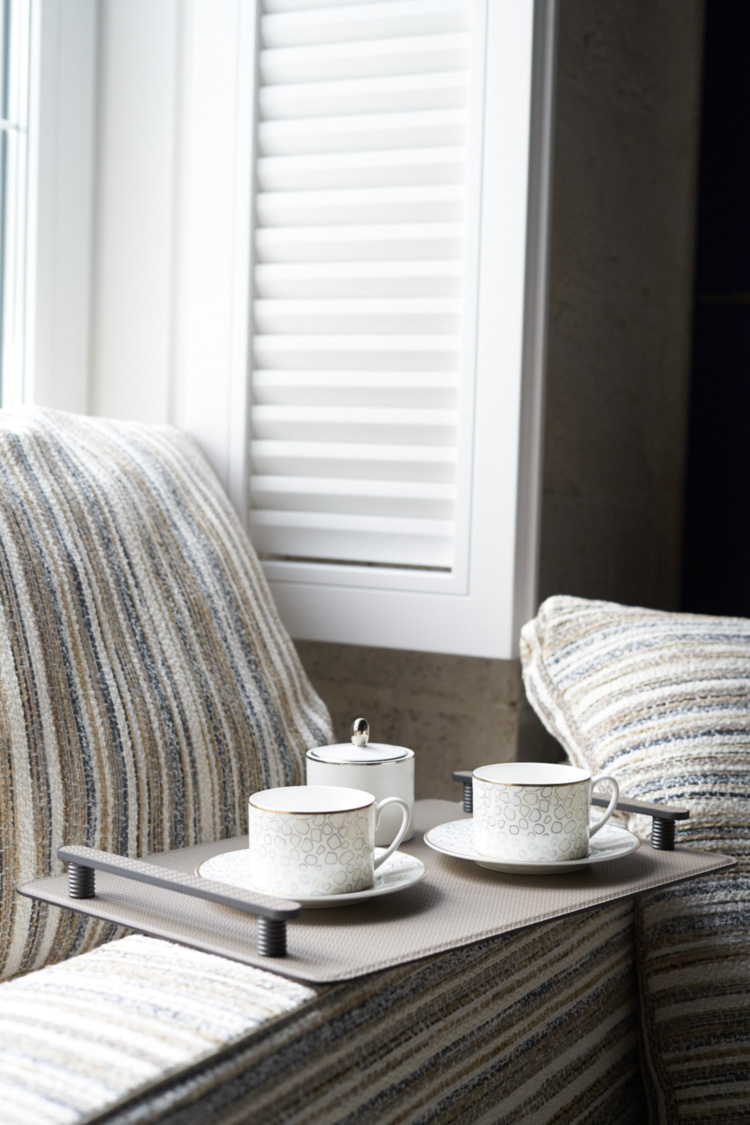 Venaria Tray(Taupe)  Pinetti